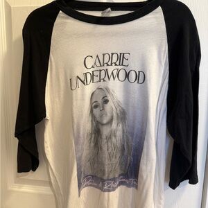 Carrie Underwood Black and White Top